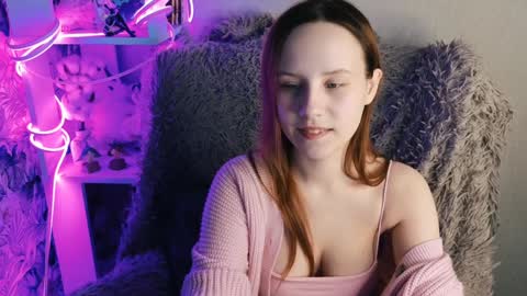 Snapshot of sarakaell chatting on February 3, 9:18 pm Sara online show from February 3, 9:18 pm