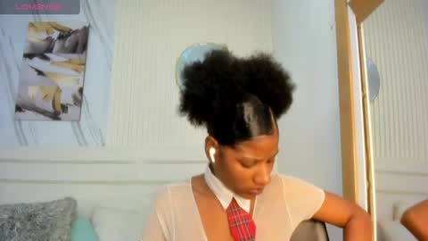 Sara Lewis online show from July 15, 11:15 am