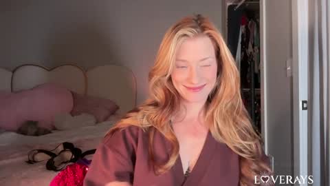 saraloverays online show from October 15, 3:31 am