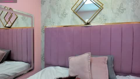   online show from February 7, 11:45 am