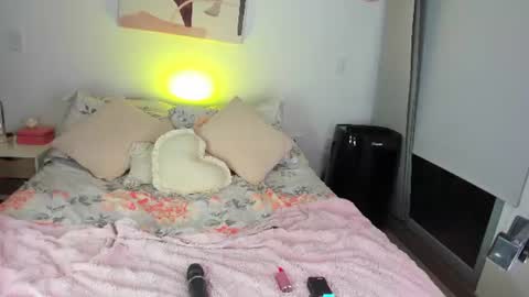 Sara Martinez online show from June 11, 2:53 am
