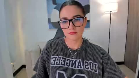 I am Sara  online show from July 14, 2:01 am