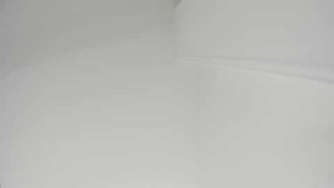 Snapshot of sarasaenz__ chatting on February 7, 11:01 am online show from February 7, 11:01 am