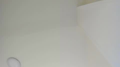 Snapshot of sarasaenz__ chatting on December 17, 11:06 am online show from December 17, 11:06 am