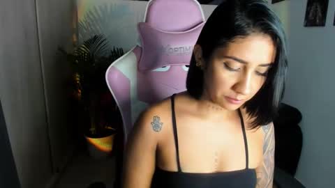 saratukkerr online show from November 9, 9:22 pm