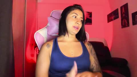 saratukkerr online show from November 18, 6:31 pm