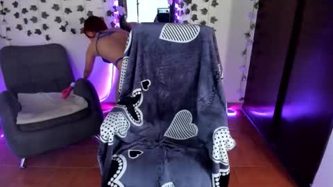 saray__jones online show from January 19, 2:02 pm