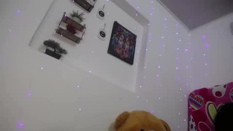 sara online show from March 24, 7:08 pm