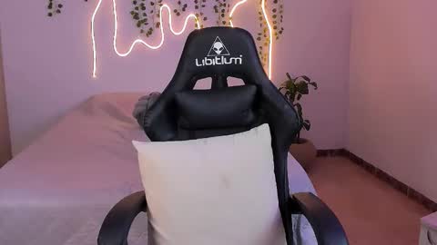 Sara online show from September 25, 11:24 pm