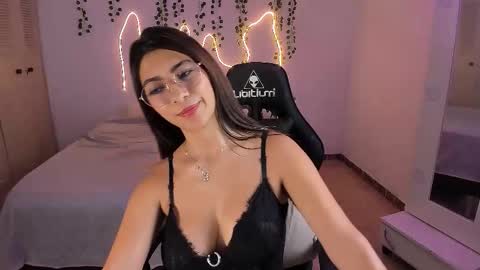 Sara online show from September 18, 10:52 pm