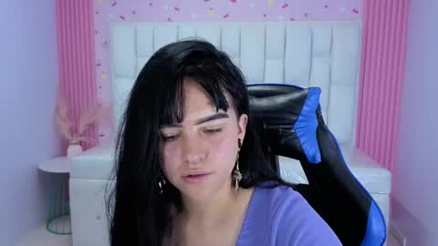 Sara  online show from May 4, 8:01 pm
