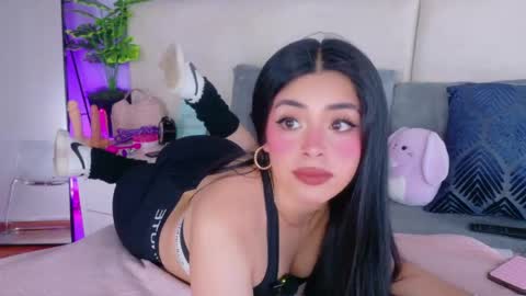 Sara online show from May 1, 9:29 pm