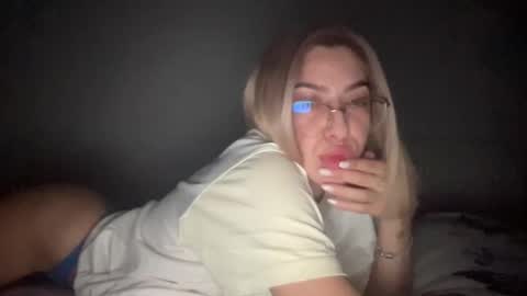 Sarrah online show from January 11, 1:16 am