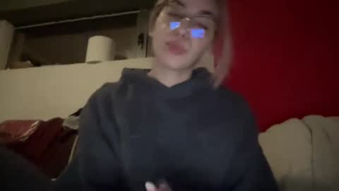 Sarrah online show from January 14, 9:20 pm