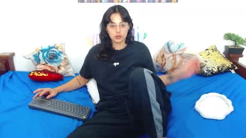Snapshot of sasha_blondi chatting on October 17, 1:53 am Sashita online show from October 17, 1:53 am