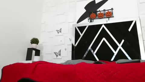 Snapshot of sasha_misshot_ chatting on October 26, 10:49 pm Sasha Mercedez online show from October 26, 10:49 pm