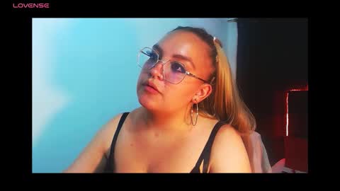 Snapshot of sasha_tk chatting on September 16, 6:49 pm sasha_tk online show from September 16, 6:49 pm