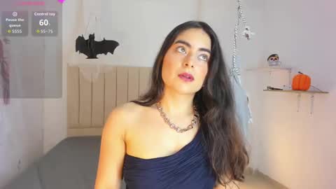 Snapshot of sashaa_petit chatting on October 18, 12:52 pm Sashaa online show from October 18, 12:52 pm