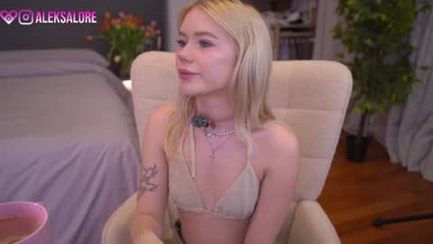 sashalore online show from March 13, 3:08 am