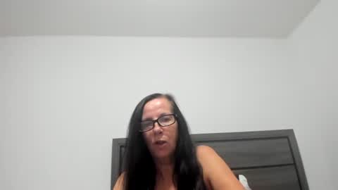 Snapshot of sassypeachgoddess chatting on October 21, 3:10 am Sassy Peach Goddess online show from October 21, 3:10 am