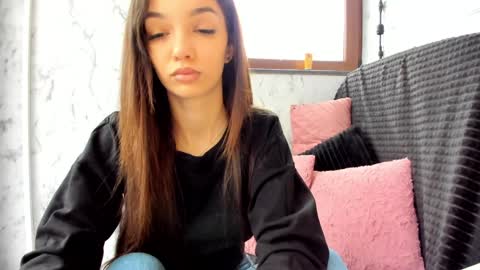 Snapshot of sassyt33n chatting on January 22, 9:35 am sassyt33n online show from January 22, 9:35 am