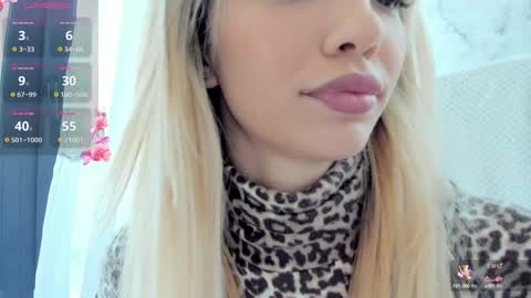 Snapshot of sassyt33n chatting on February 26, 9:33 am sassyt33n online show from February 26, 9:33 am