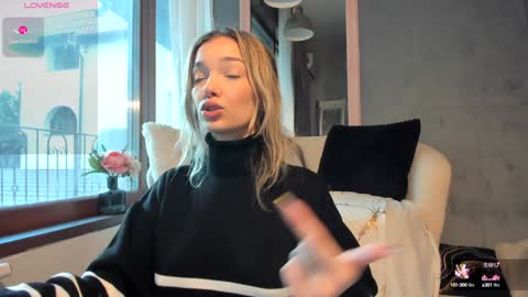 Snapshot of sassyt33n chatting on September 30, 9:37 am sassyt33n online show from September 30, 9:37 am