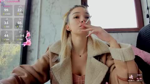 Snapshot of sassyt33n chatting on February 13, 8:17 am sassyt33n online show from February 13, 8:17 am