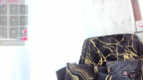 Snapshot of sassyt33n chatting on March 8, 7:46 am sassyt33n online show from March 8, 7:46 am