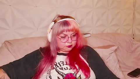 Gina George online show from July 25, 4:30 am