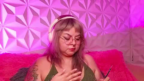 Gina George online show from November 25, 2:25 am