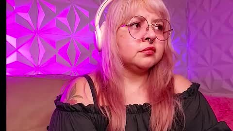 Gina George online show from February 8, 2:15 am