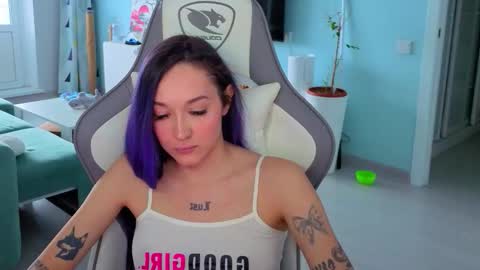 Ariel online show from March 12, 3:53 am