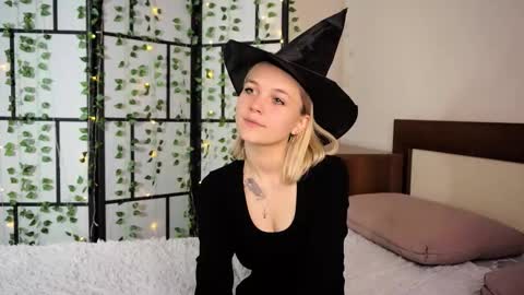 savannahshor online show from October 18, 7:26 pm