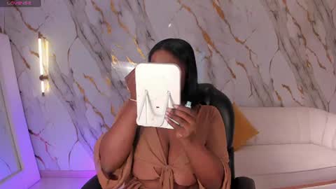 S a v a n n a h  online show from July 3, 11:49 am