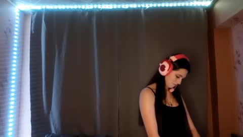 Sophie online show from October 11, 5:04 pm