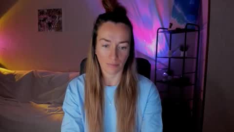 save the qween online show from December 5, 8:03 am