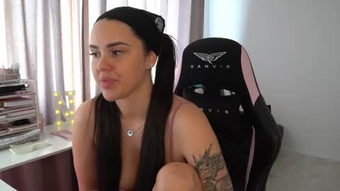 Naomi online show from June 5, 6:06 am
