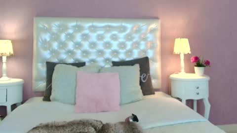 Snapshot of scarleett_fox_ chatting on September 15, 6:32 am Scartlett online show from September 15, 6:32 am