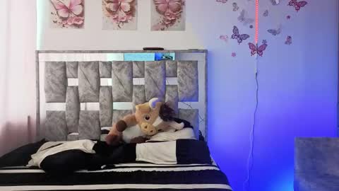 scarlet online show from May 1, 9:51 pm