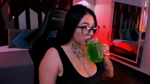 scarlet_ceretti1 online show from March 24, 10:37 pm