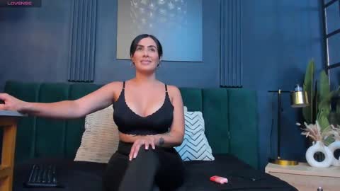 Scarlet Edwars online show from November 5, 8:47 pm