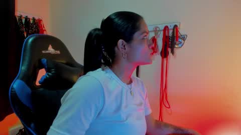 scarlet taylor kennedy online show from October 29, 10:01 pm