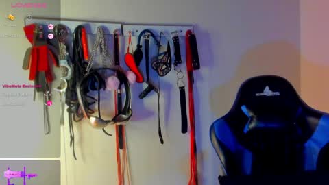 scarlet taylor kennedy online show from May 3, 10:24 pm