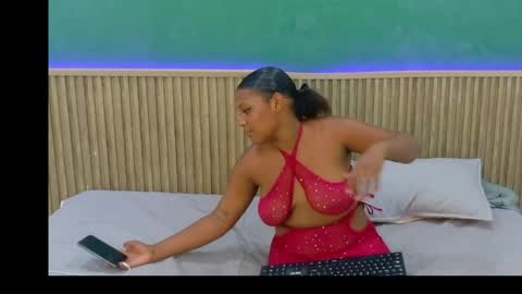 scarlet_xx online show from May 19, 7:43 pm