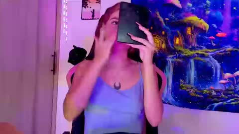 Scarlet online show from January 8, 4:00 pm