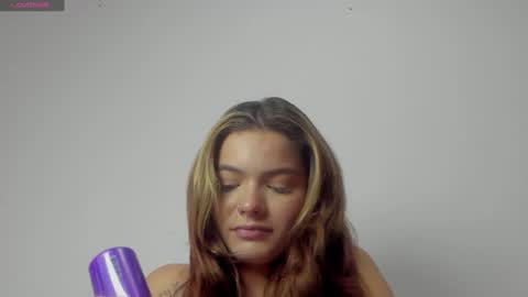 Snapshot of scarleth_owens1 chatting on January 17, 2:18 am online show from January 17, 2:18 am
