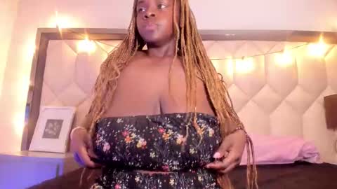 scarlethbigbug online show from February 12, 12:07 pm