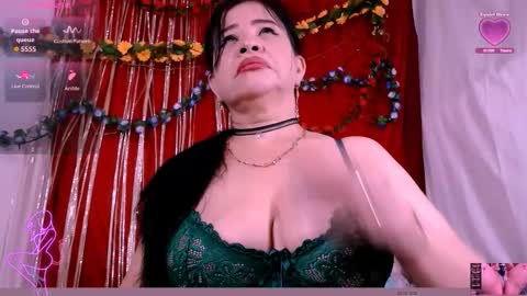 Snapshot of scarlethh_hott chatting on October 8, 10:30 am scarlethh hott online show from October 8, 10:30 am