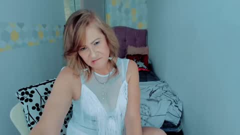Snapshot of scarlethoot_ chatting on January 21, 12:07 pm S C A R L E T online show from January 21, 12:07 pm